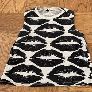 Black and White Lips Muscle Tee
